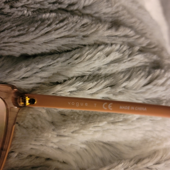 Vogue Light Pink Cateye Sunglasses BNWT - Picture 4 of 6